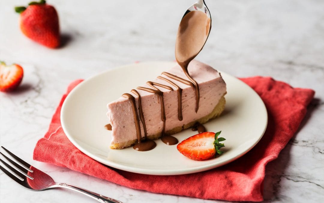 No Bake Strawberry Cheesecake with Chocolate Drizzle
